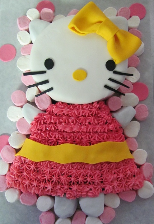 Hello Kitty cake