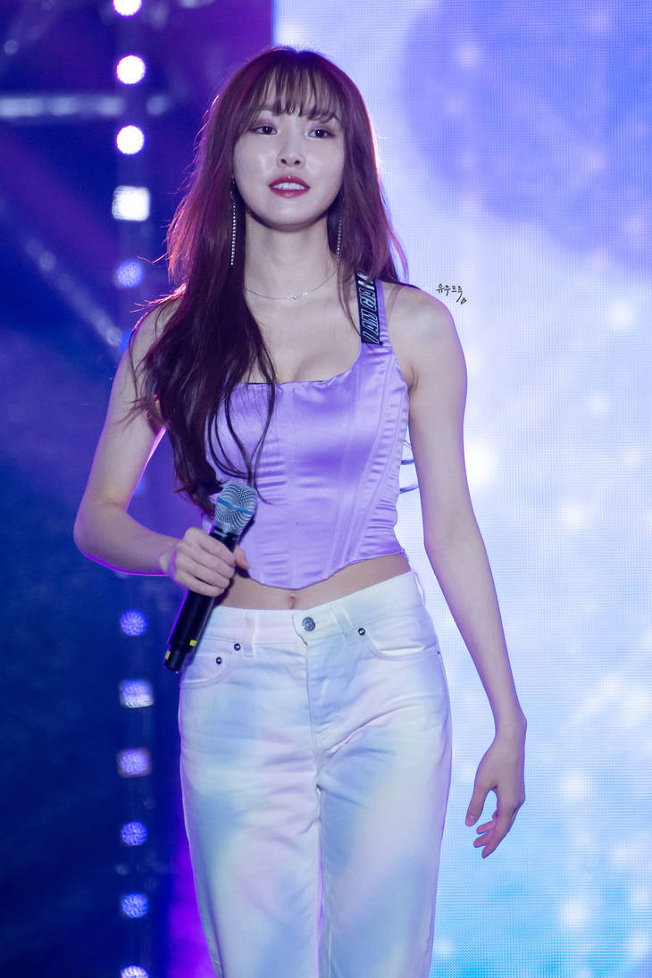 yuju_belly_button_by_nav3l_de3x0vq-pre.jpg?token=eyJ0eXAiOiJKV1QiLCJhbGciOiJIUzI1NiJ9.eyJzdWIiOiJ1cm46YXBwOjdlMGQxODg5ODIyNjQzNzNhNWYwZDQxNWVhMGQyNmUwIiwiaXNzIjoidXJuOmFwcDo3ZTBkMTg4OTgyMjY0MzczYTVmMGQ0MTVlYTBkMjZlMCIsIm9iaiI6W1t7ImhlaWdodCI6Ijw9MzAwMCIsInBhdGgiOiJcL2ZcL2UxZjhlOWQ2LTliM2YtNDY1NS1iNTFmLWI1NmEzZDVhZTBjZVwvZGUzeDB2cS1jNjMyNjRhZi1jMjA5LTQ4ZmUtOGM4OS1iMTVmNmYzZDJiNTEuanBnIiwid2lkdGgiOiI8PTIwMDAifV1dLCJhdWQiOlsidXJuOnNlcnZpY2U6aW1hZ2Uub3BlcmF0aW9ucyJdfQ.9bN9Ha23NxG6O8dhI4OasCFup6jZMpWjs711vl2lphs