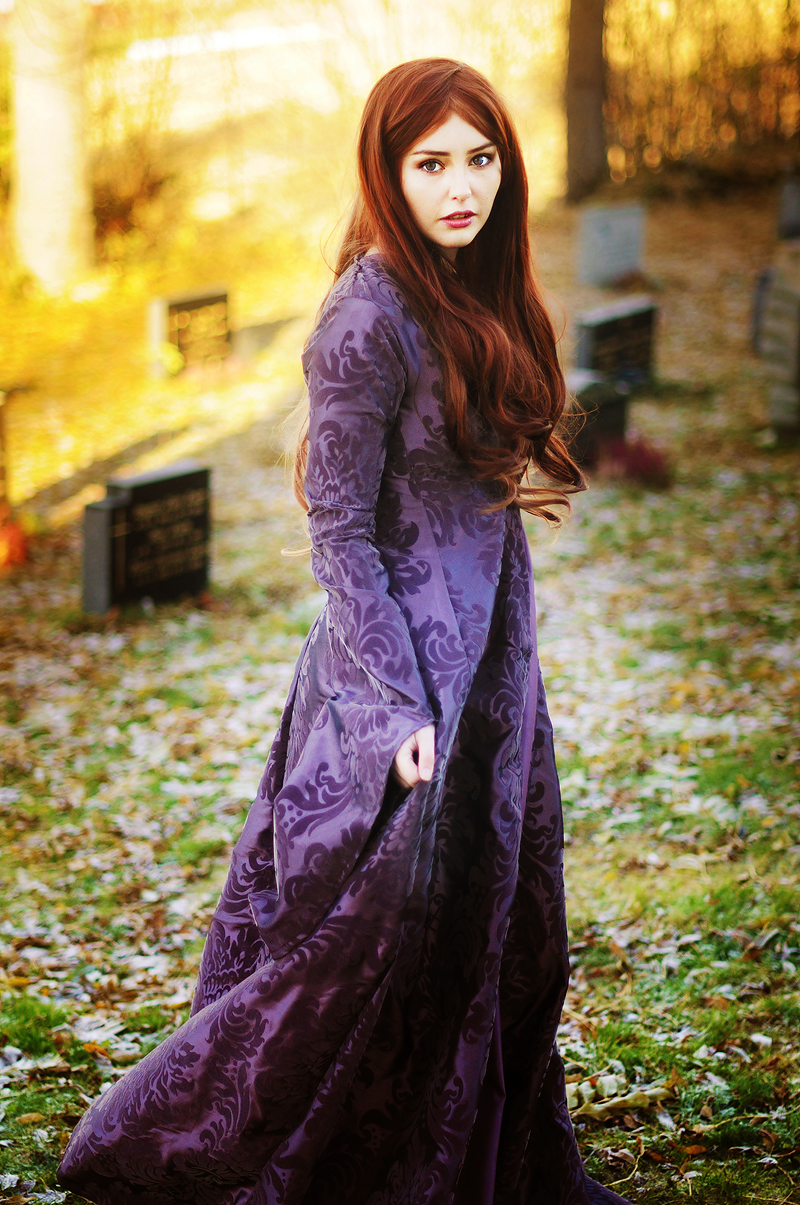 sansa stark purple dress Sansa in purple but also the blue dress #sansastark#asoiaf#asongoficeandfire #gameofthrones#got#fyp#sansa #greenscreen