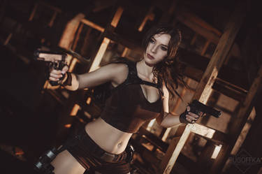 Lara Croft cosplay - Tomb Raider  V.