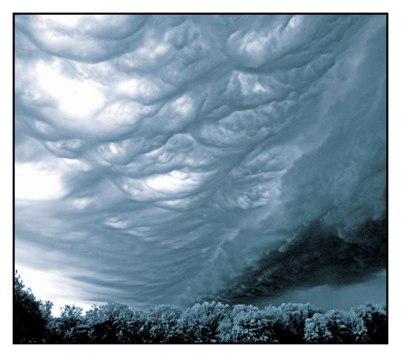 Asperatus storm clouds, with story.