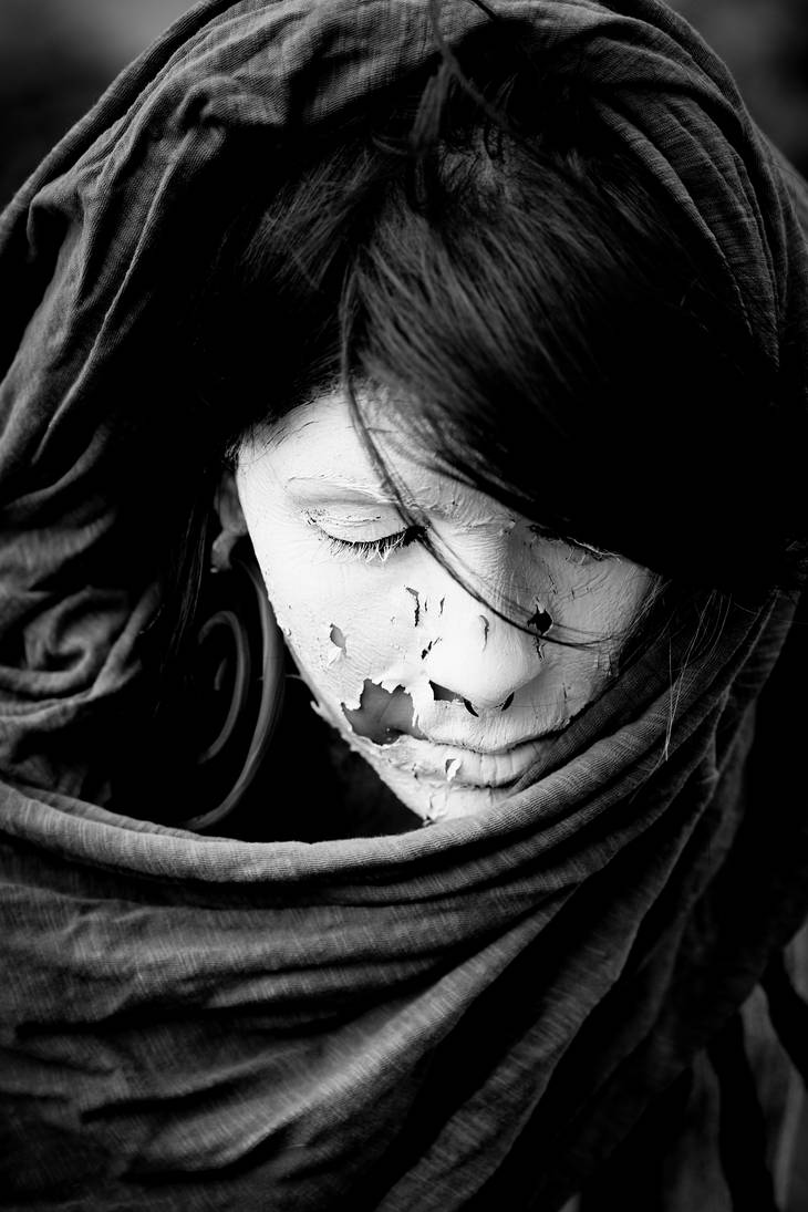 broken face by HopTuNaa on DeviantArt