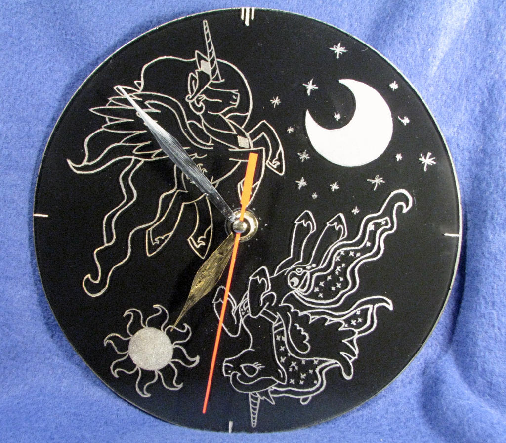 MLP - 'Day and Night' clock (ENGRAVE)