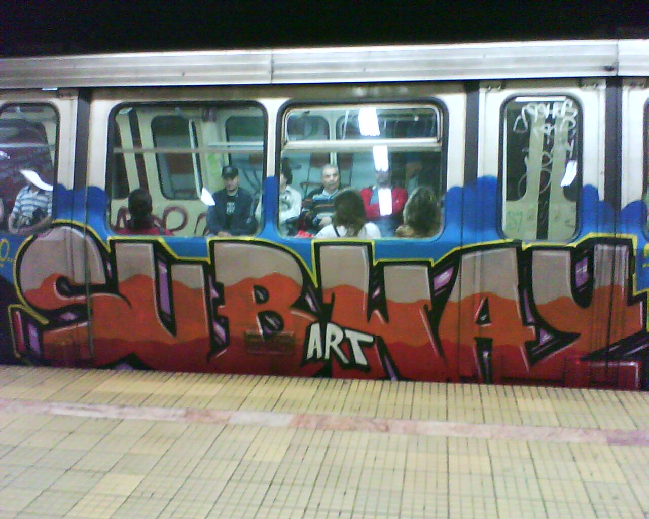 граффити в метро