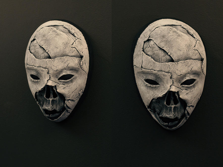 Когда выйдут новые маски. Аксель Торвениус маски. Жуткие маски из дерева.