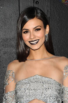 Victoria Justice makeup fake 02 v01