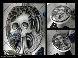 Skull toilet lid