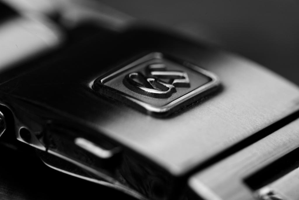 Le club des heureux propriétaires de Grand-Seiko Tome XIII - Page 36 Gs_sbgv007___close_up_by_paflechien33_dd577hh-fullview.jpg?token=eyJ0eXAiOiJKV1QiLCJhbGciOiJIUzI1NiJ9.eyJzdWIiOiJ1cm46YXBwOjdlMGQxODg5ODIyNjQzNzNhNWYwZDQxNWVhMGQyNmUwIiwiaXNzIjoidXJuOmFwcDo3ZTBkMTg4OTgyMjY0MzczYTVmMGQ0MTVlYTBkMjZlMCIsIm9iaiI6W1t7ImhlaWdodCI6Ijw9Njg0IiwicGF0aCI6IlwvZlwvZTNhYzZiNGEtNTc5Yy00ZTgxLThjNWYtODU0OWQ3ZTEzYWVjXC9kZDU3N2hoLTBhMjFjYWZiLTRlYmYtNDAxZS1iZWI2LTYwMmMxZjM4MjQ1Zi5qcGciLCJ3aWR0aCI6Ijw9MTAyNCJ9XV0sImF1ZCI6WyJ1cm46c2VydmljZTppbWFnZS5vcGVyYXRpb25zIl19
