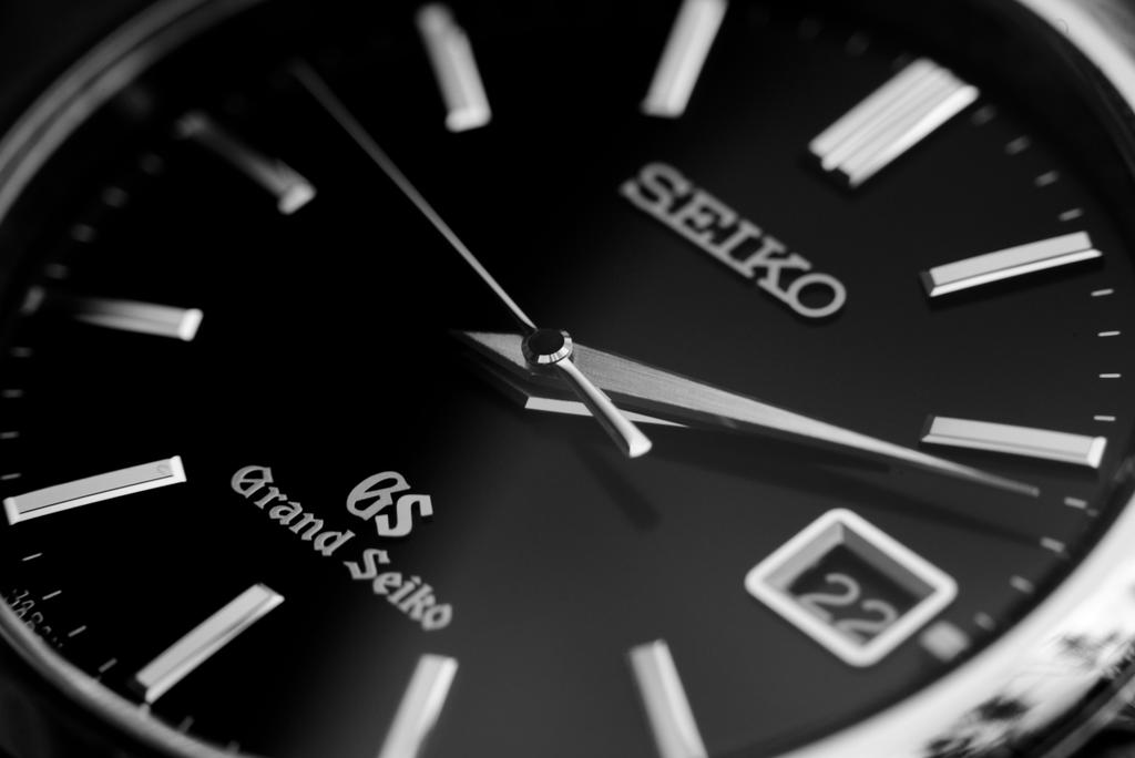 Le club des heureux propriétaires de Grand-Seiko Tome XIII - Page 36 Gs_sbgv007___close_up_by_paflechien33_dd577pu-fullview.jpg?token=eyJ0eXAiOiJKV1QiLCJhbGciOiJIUzI1NiJ9.eyJzdWIiOiJ1cm46YXBwOjdlMGQxODg5ODIyNjQzNzNhNWYwZDQxNWVhMGQyNmUwIiwiaXNzIjoidXJuOmFwcDo3ZTBkMTg4OTgyMjY0MzczYTVmMGQ0MTVlYTBkMjZlMCIsIm9iaiI6W1t7ImhlaWdodCI6Ijw9Njg0IiwicGF0aCI6IlwvZlwvZTNhYzZiNGEtNTc5Yy00ZTgxLThjNWYtODU0OWQ3ZTEzYWVjXC9kZDU3N3B1LWY2MTU3NWQ0LTcwNGItNDA3Mi04MTZmLWE4NWVkMzZmOTZlMi5qcGciLCJ3aWR0aCI6Ijw9MTAyNCJ9XV0sImF1ZCI6WyJ1cm46c2VydmljZTppbWFnZS5vcGVyYXRpb25zIl19