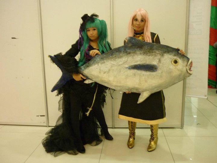 HobbyCon 2011:Hatsune Miku, Megurine Luka and tuna