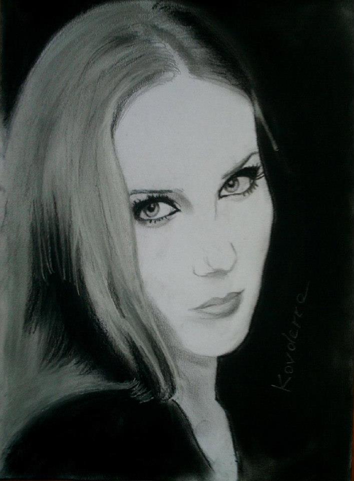 Simone  Simons