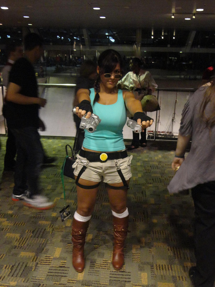 Lara is Packin' by DNLnamek01 on DeviantArt