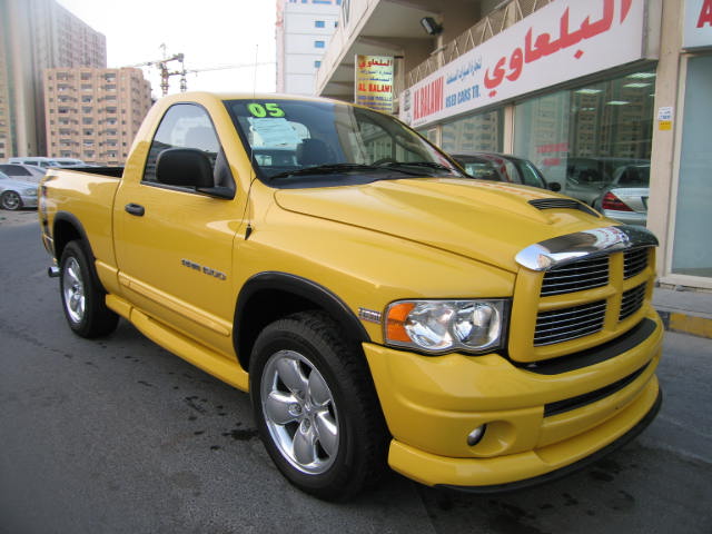 Dodge RAM 1500 2005 Yellow