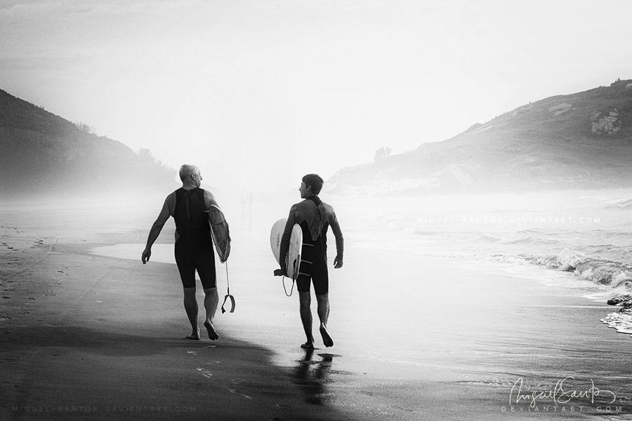 Surfers bond