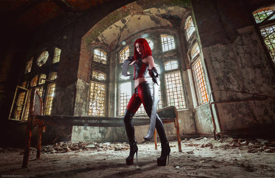 Bloodrayne Cosplay With Blades