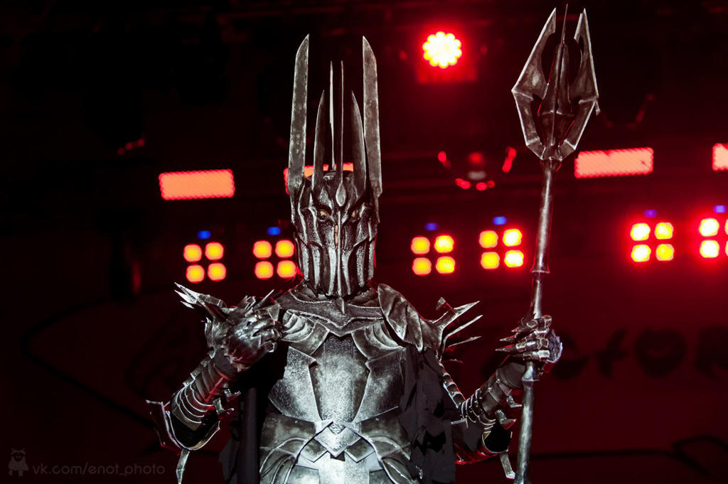 Sauron cosplay