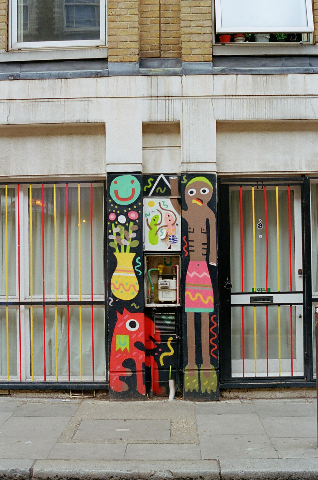 Brick Lane: Graffiti, I by neuroplasticcreative