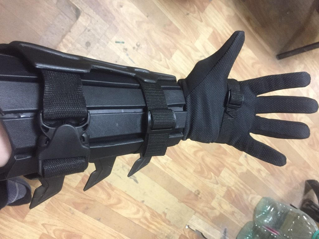 Batman hand by Nitrogen52rus on DeviantArt