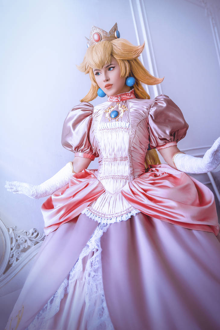 Princess Peach cosplay costume Mario by LeAtlasss on DeviantArt