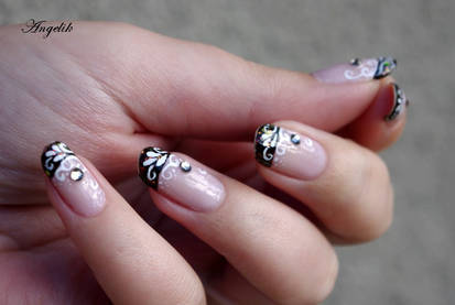 Nail Art : Black French with Arabesque