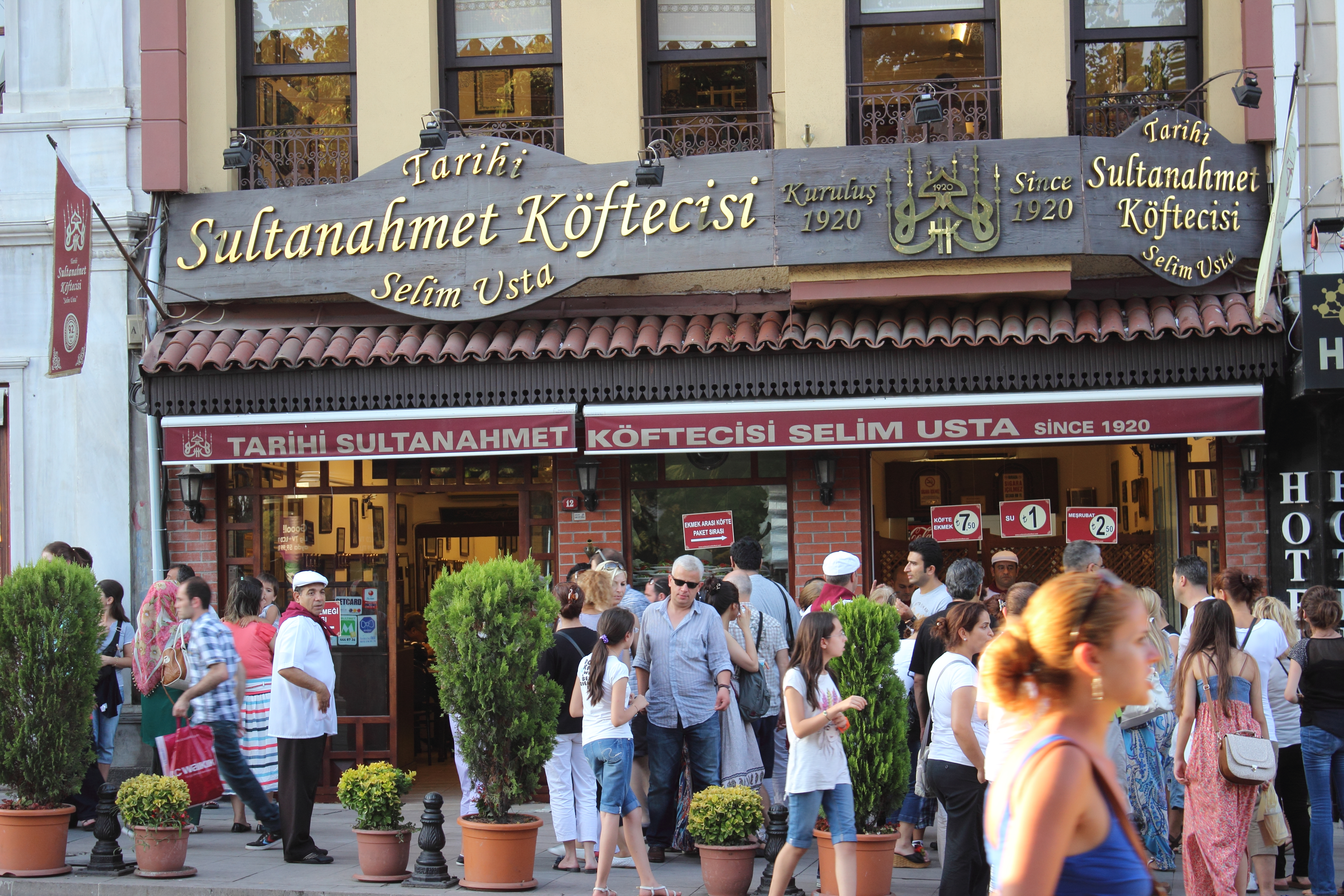 Istanbul 2012 - Kofte Market!!!!