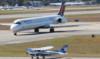 MD-88 versus Cessna by AnthonyC12