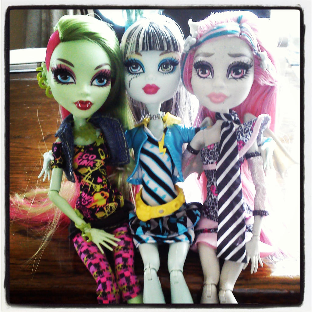 Monster High Group Pic by T-French on DeviantArt