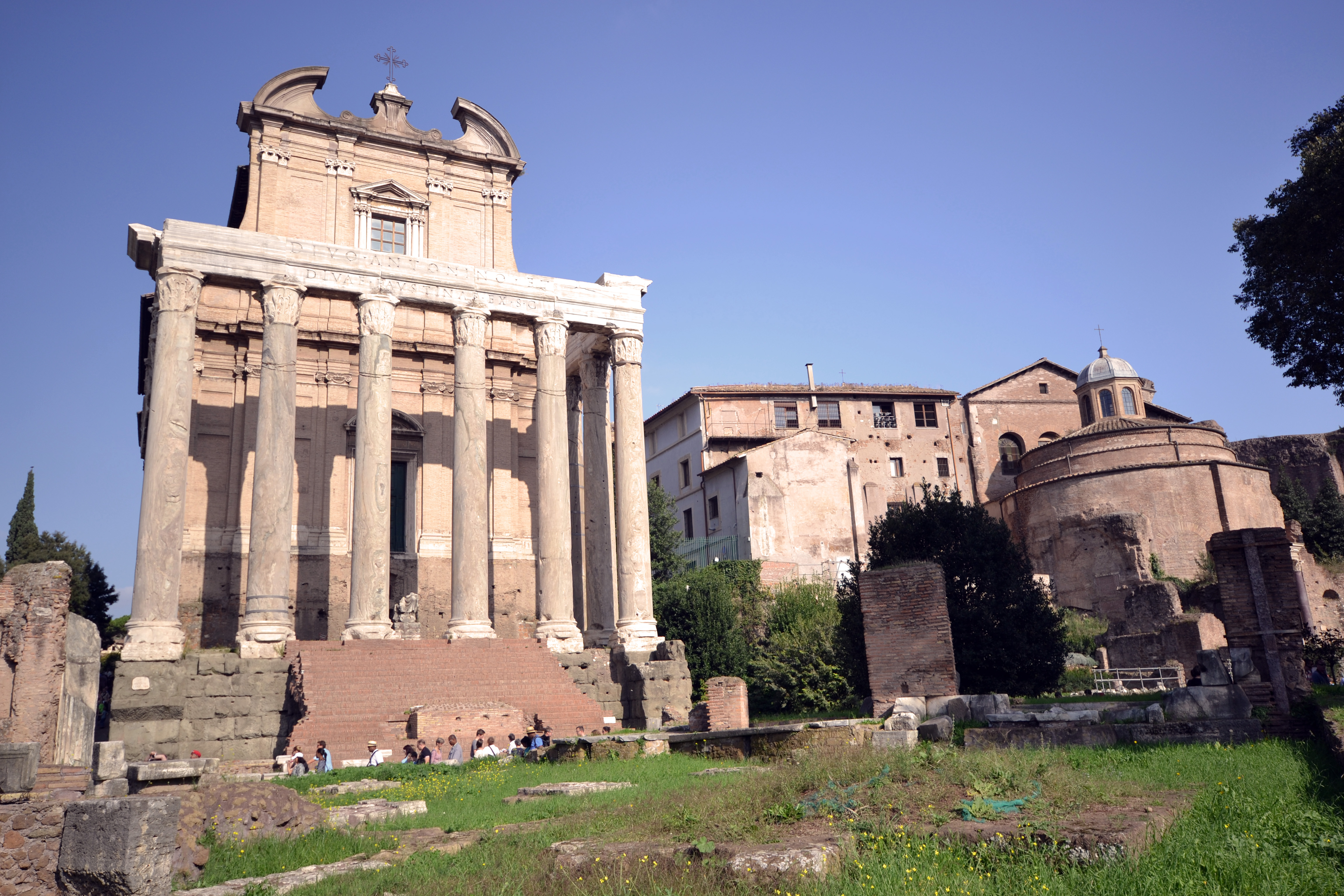 Tempio di Antonio e Faustina