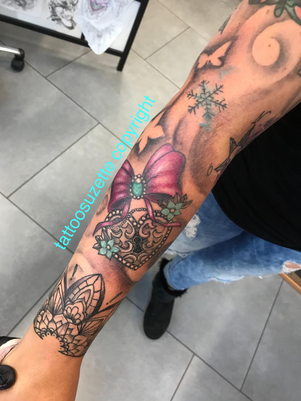 Tatouage femme bras youtube Tatouage femme bras youtube