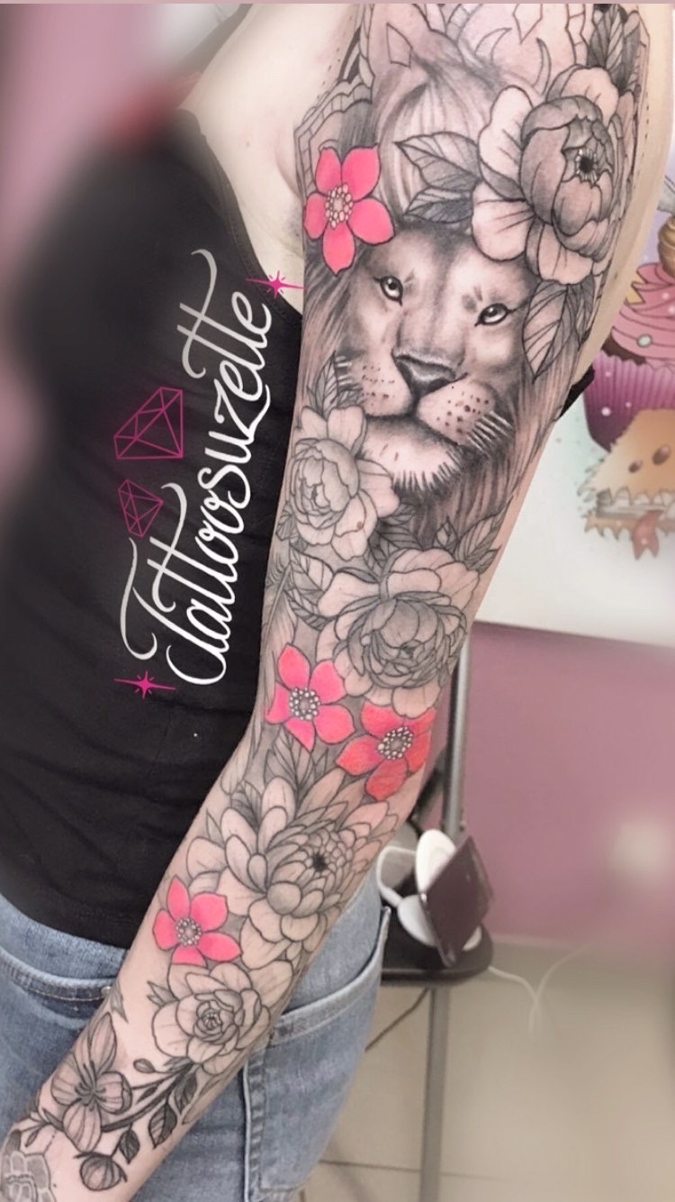 Tatouage Lion Fleurs Femme By Tattoosuzette On Deviantart Tatouage Lion Fleurs Femme By Tattoosuzette On Deviantart