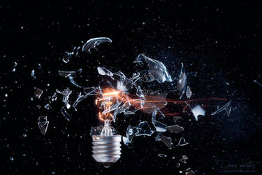 Burst light bulb by LinsenSchuss