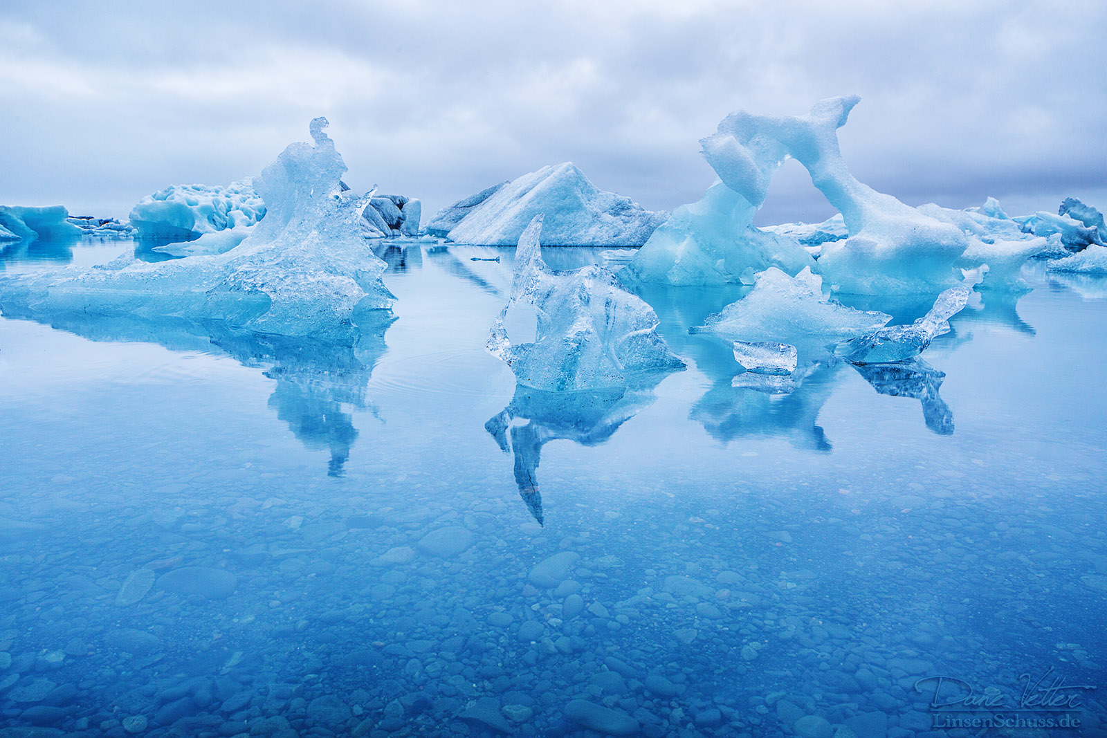 The cemetery of the icebergs