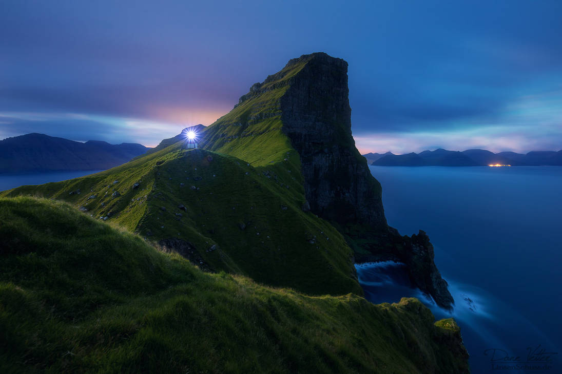 The light of the night by LinsenSchuss