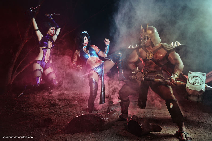 Mortal Kombat - Mileena vs Kitana vs Shao Kahn