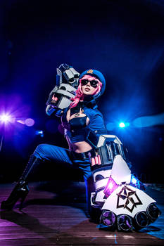 League of Legends-Officer VI