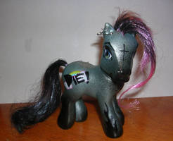 Die Pony Front