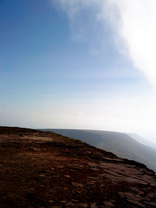 incoming cloud