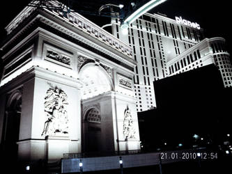 Vegas's Arc de Triomphe