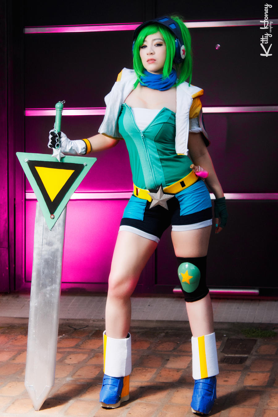 Boxbox riven coseplay  Cosplay, League of legends, Cute