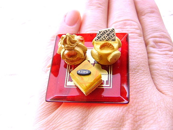 Gourmet Dessert Ring