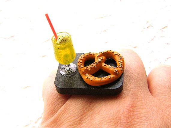 Soda Ice Cream Pretzel Ring