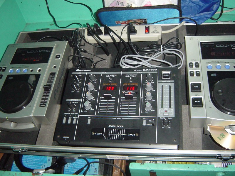 pioneer djm 300 and cdj 100