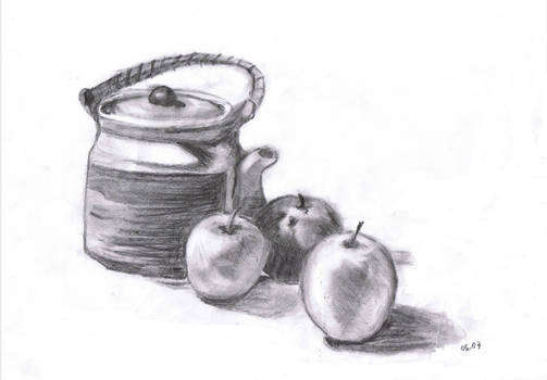 The kettle with apples