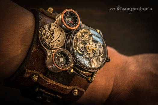Steampunk watch - timemachine