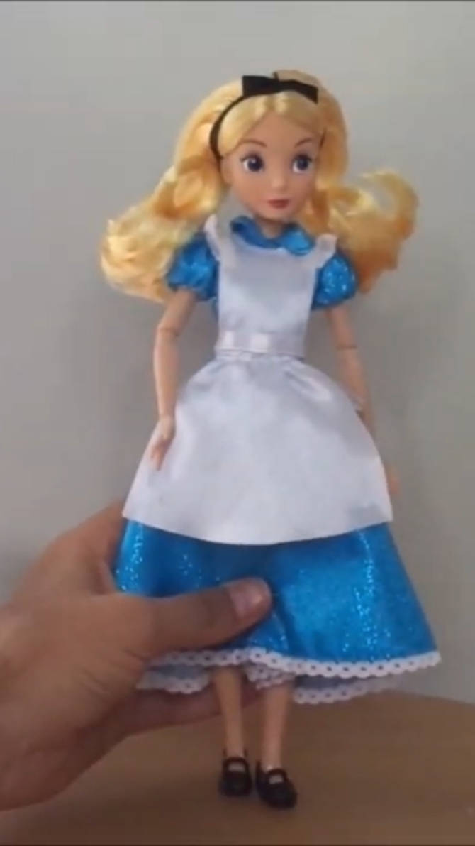 Disney Store Alice in Wonderland Classic Doll