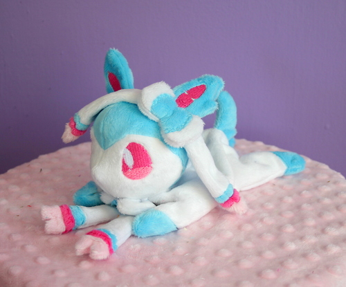 Shiny Beanie Sylveon