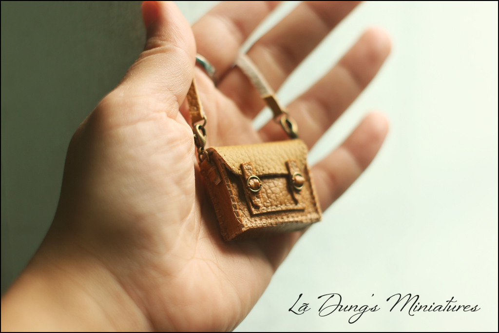 Miniature bag scale 1:8