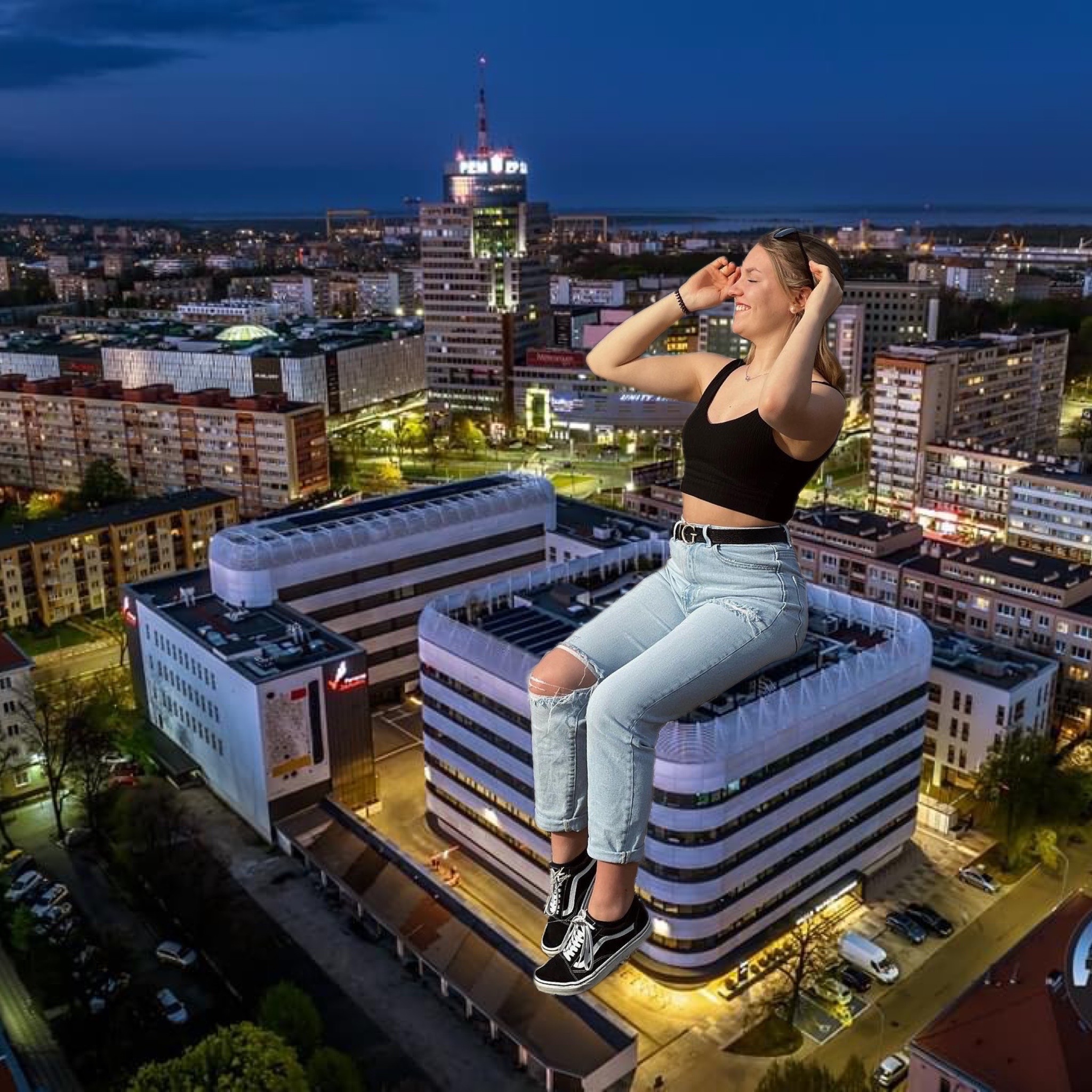 Giantess woman vibes And shake building. by gtscolosal on DeviantArt