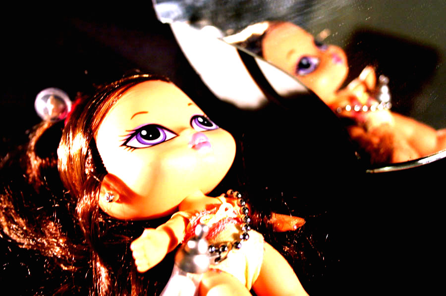 bratz contrasted.