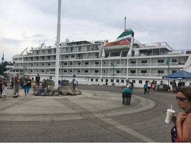 Cruise ship Lake Michigan harbor 